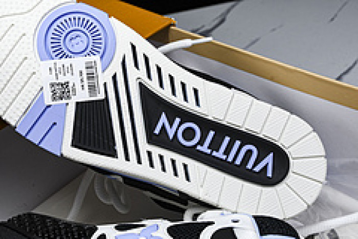 LV SNEAKER LOW FOR-LV131