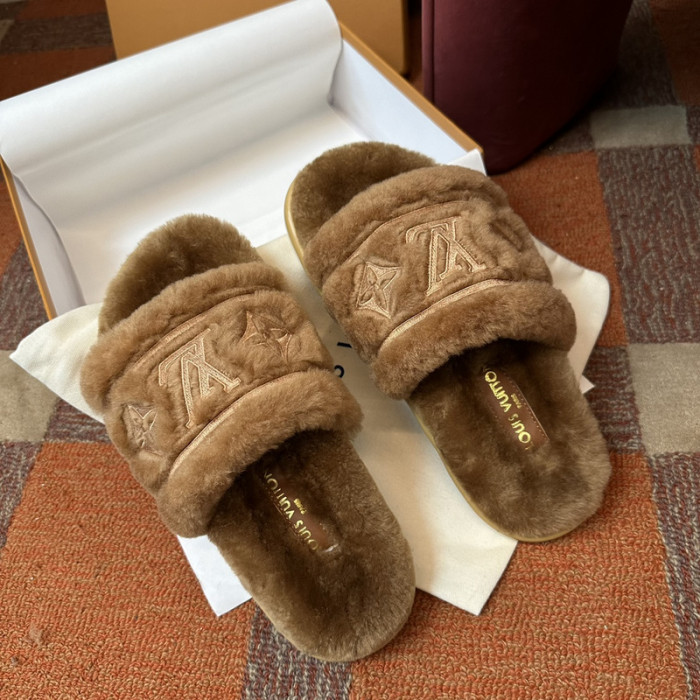 LV SLIPPERS