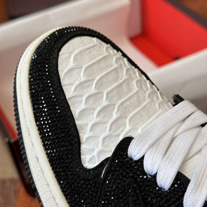 AIR JORDAN 1 RETRO  AJ-35