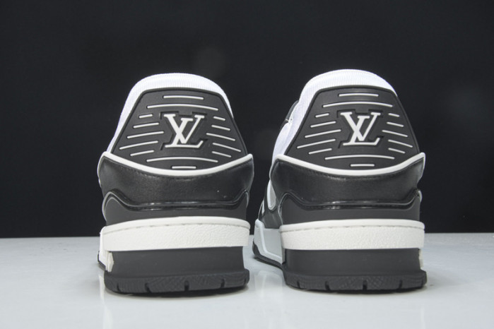 LV SNEAKER LOW YEE-004