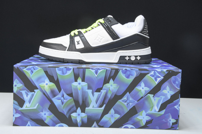 LV SNEAKER LOW YEE-004
