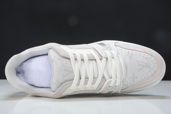 LV SNEAKER LOW YEE-011