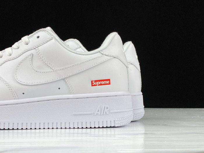Supreme x Nike Air Force 1 CU9225-100