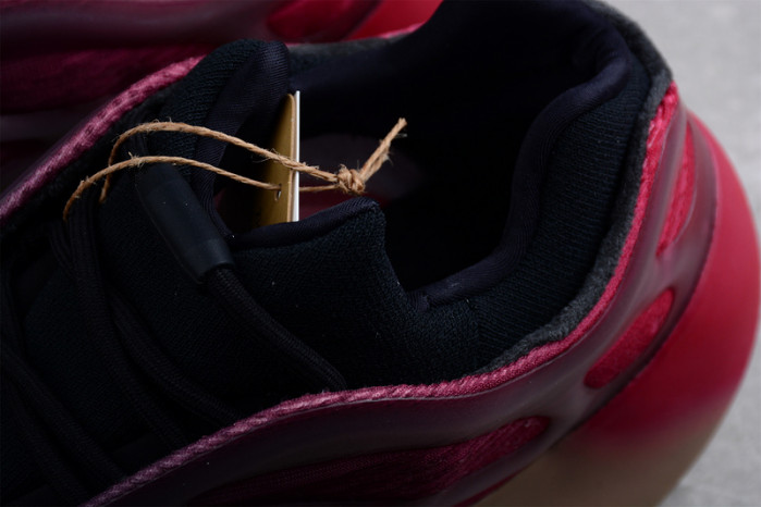 ADIDAS YEEZY 700 V3  “Fade Carbon” GW1814