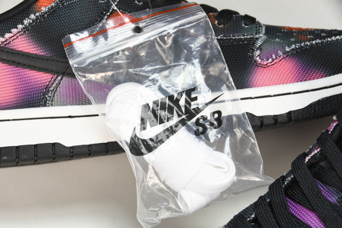 Nike DUNK LOW RETRO PRM "Graffiti"  DM0108-002