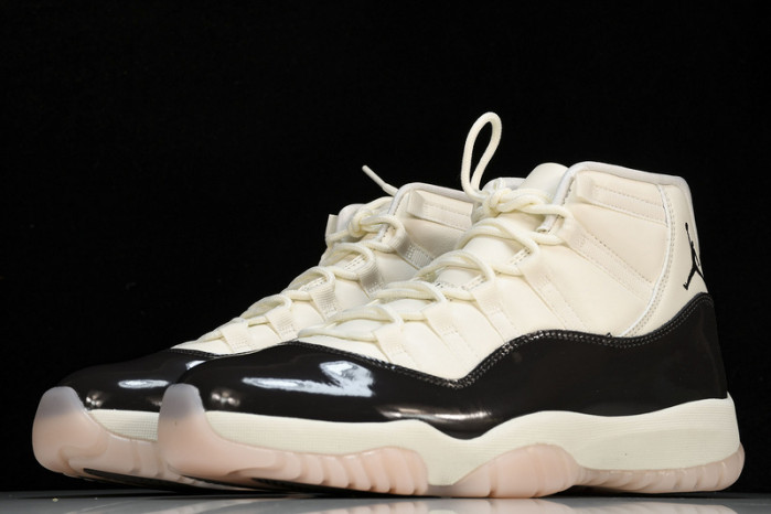 Air Jordan 11 WMNS “Neapolitan  AR0715-101