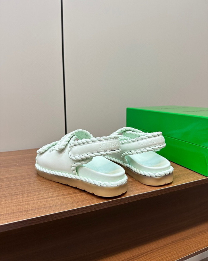 B0TTEGA VENETA  SLIDES