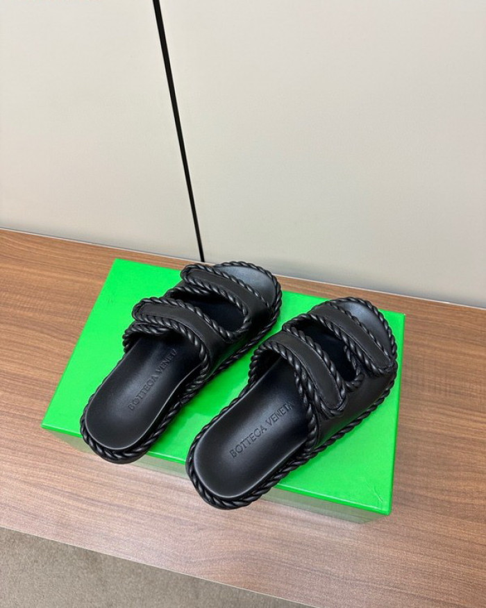 B0TTEGA VENETA  SLIDES
