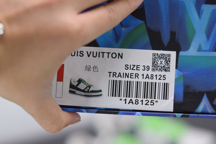 LV SNEAKER LOW YEE-001