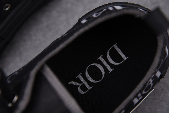 D10R B23 Sneakers Low Top